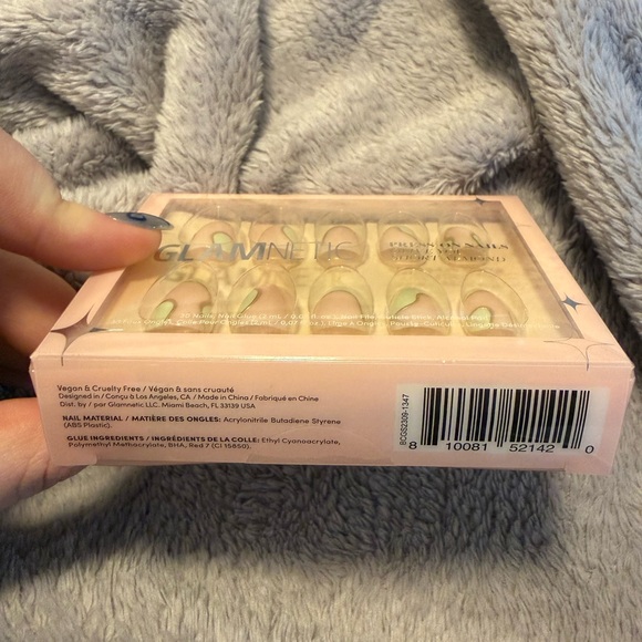 Glamnetic Olive You Press-On Nails - Picture 2 of 6